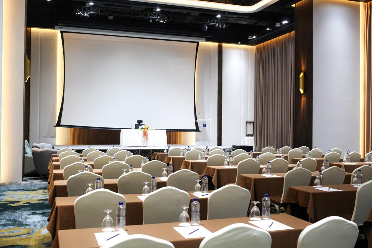 Brighton Grand Hotel Pattaya - Sha Extra Plus Eksteriør billede A conference room