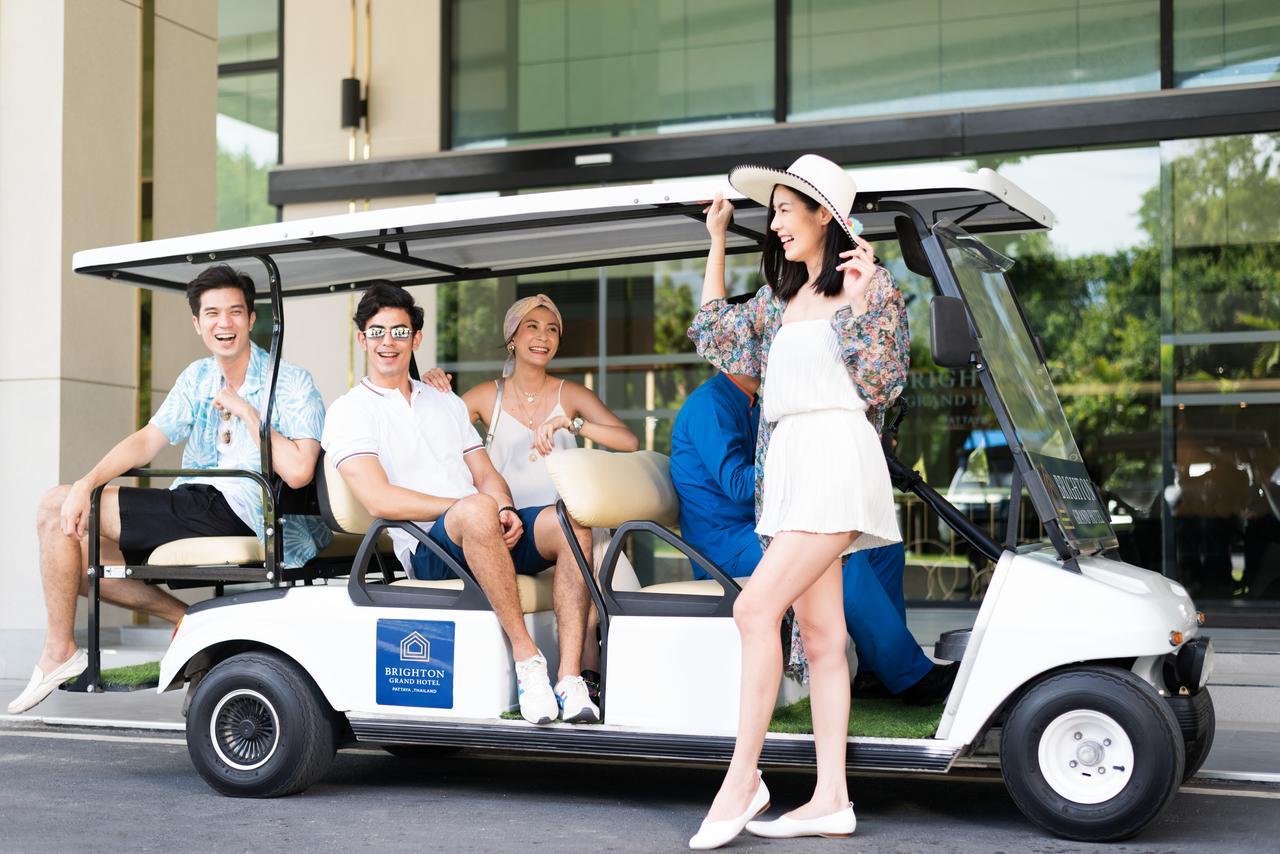Brighton Grand Hotel Pattaya - Sha Extra Plus Eksteriør billede Golf cart