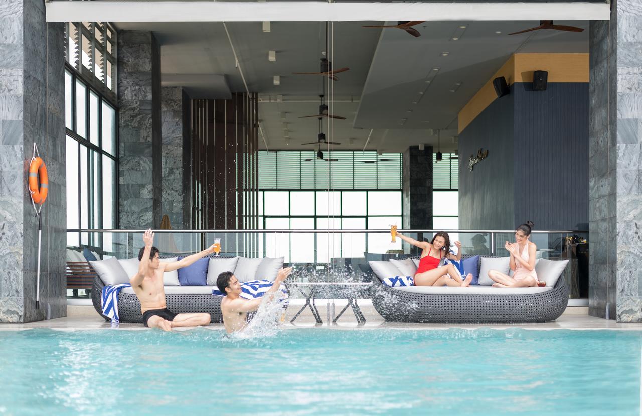 Brighton Grand Hotel Pattaya - Sha Extra Plus Eksteriør billede The swimming pool at the 33rd floor